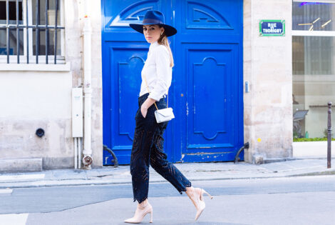 fashion-street-style-paris-walking