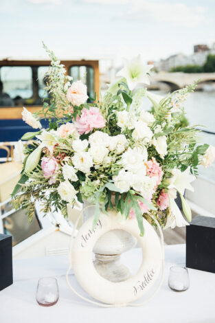 paris-cruise-flowers-wedding