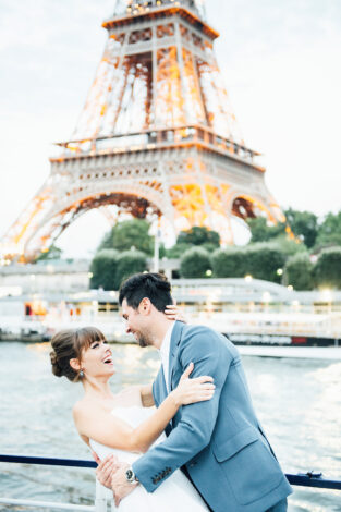 Paris-eiffel-tower-love-wedding-bride-groom