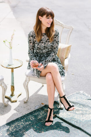 black-heels-floral-dress-blogger