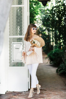 white-sunnies-flowers-blogger