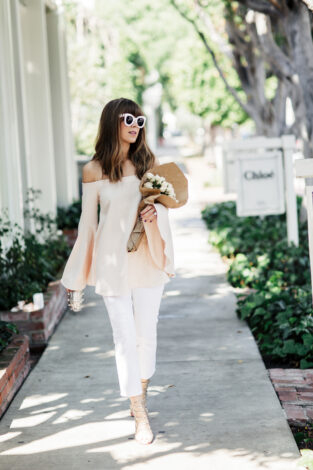neutral-bell-sleeve-top-blogger-style