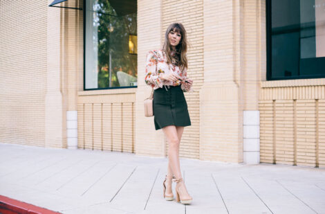floral-blouse-street-style