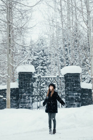 black-coat-snow-fashion